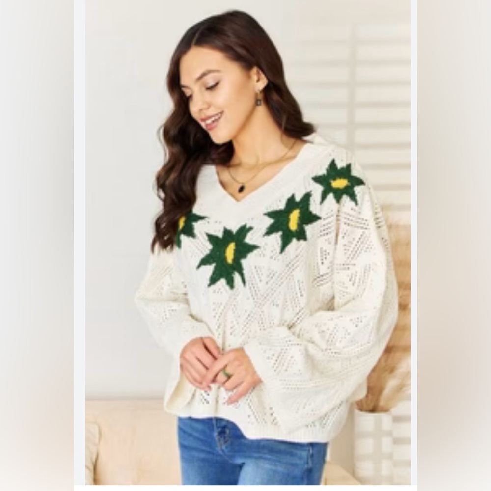 💚POL Creme Floral Embroidered V Neck Long Sleeve Sweater